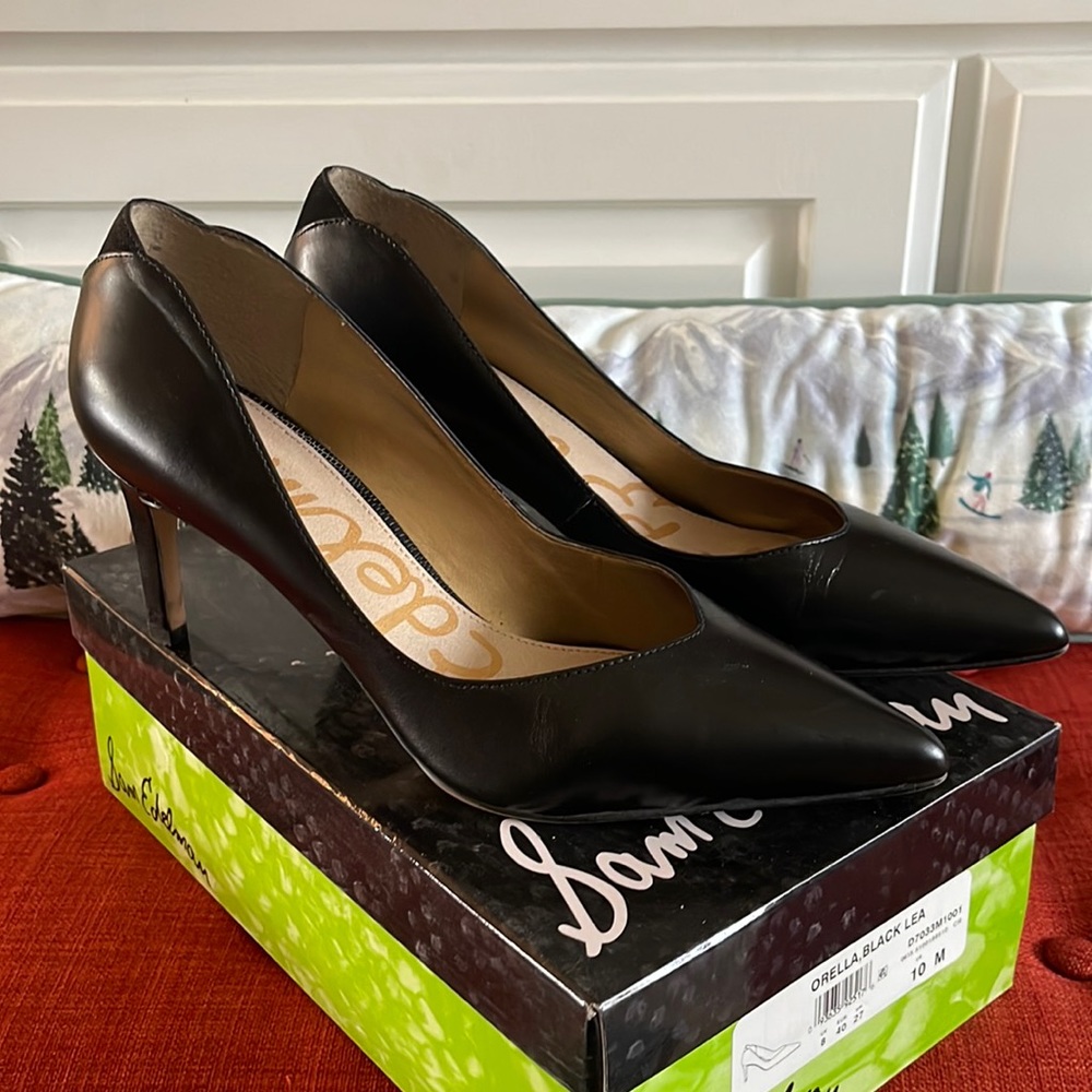 Black Leather Pumps